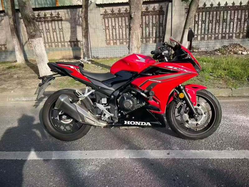 本田WING CBR400R