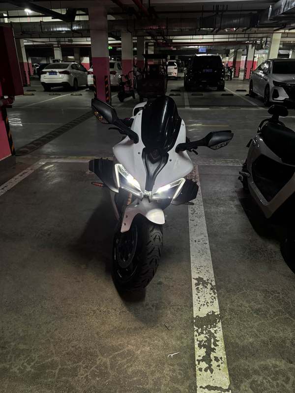 QJMOTOR 赛800
