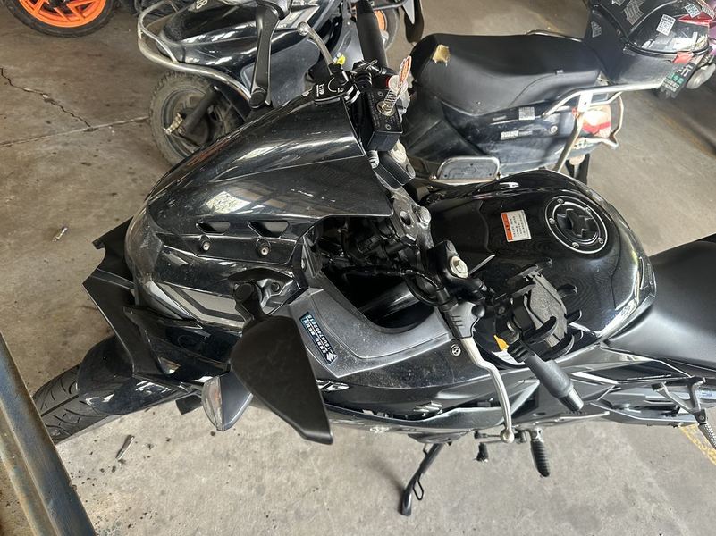 豪爵铃木 GSX250R