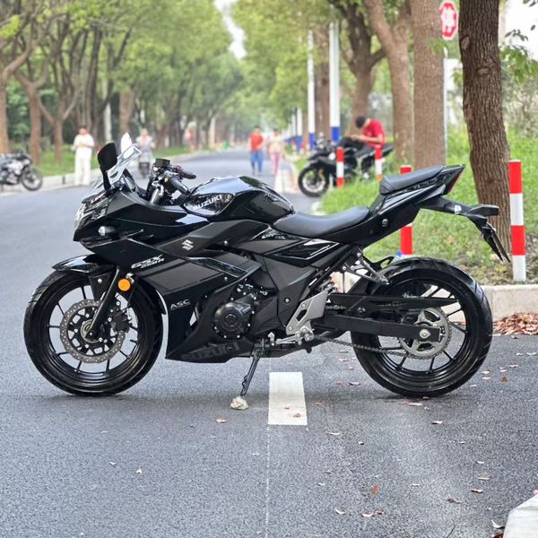 豪爵铃木 GSX250R