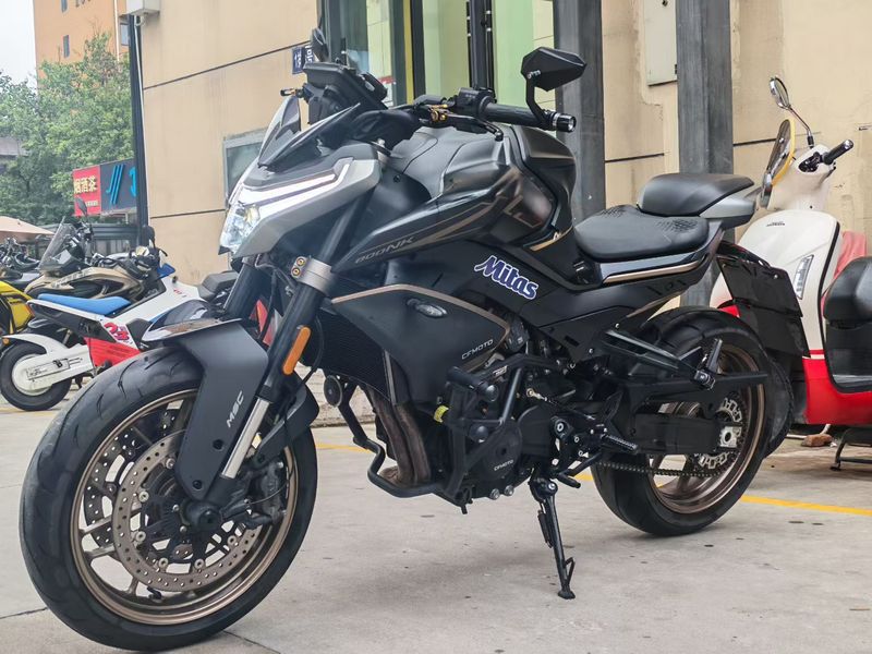 春风 800NK