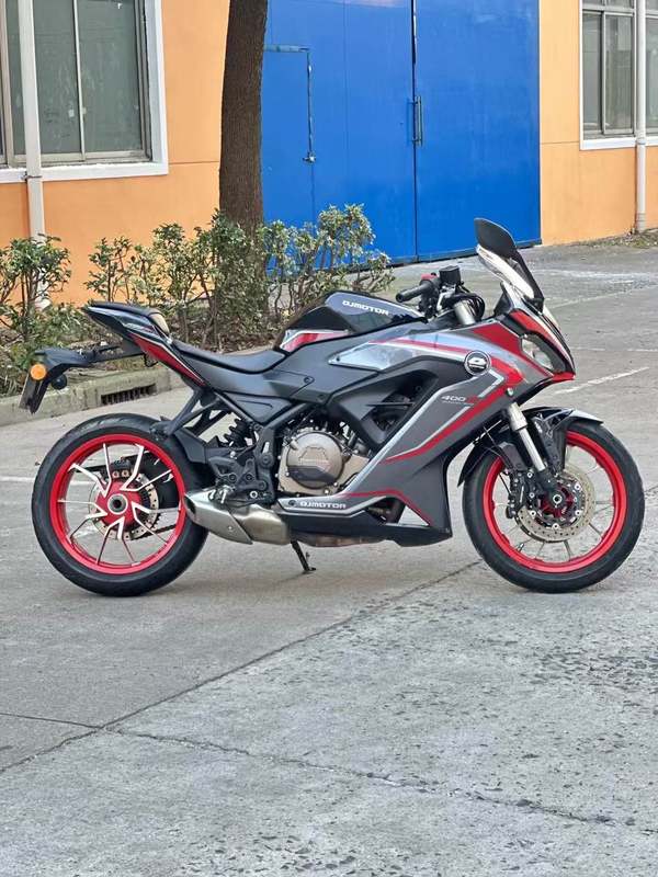 QJMOTOR 赛400