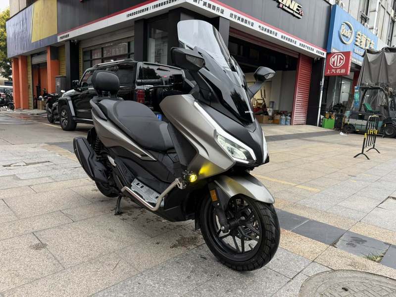 本田WING NSS350
