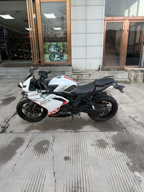 无极 300RR
