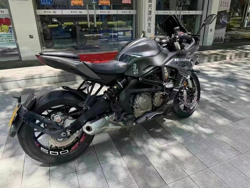 QJMOTOR 赛600