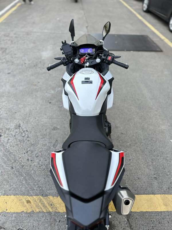 本田WING CBR400R
