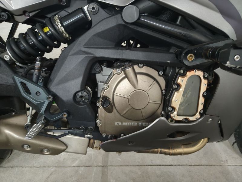 QJMOTOR 赛600