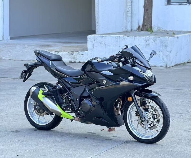 豪爵铃木 GSX250R
