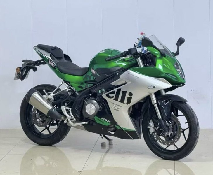 贝纳利 龙卷风 Tornado 252R