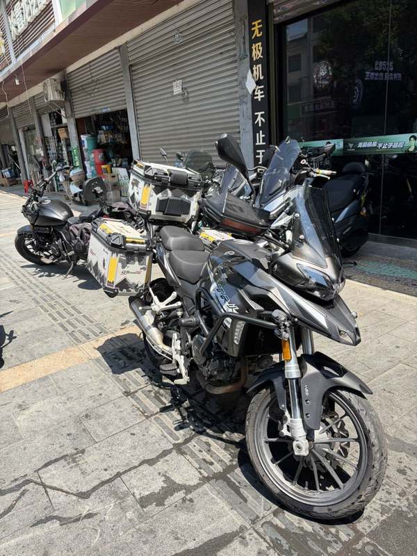 贝纳利 金鹏 TRK251