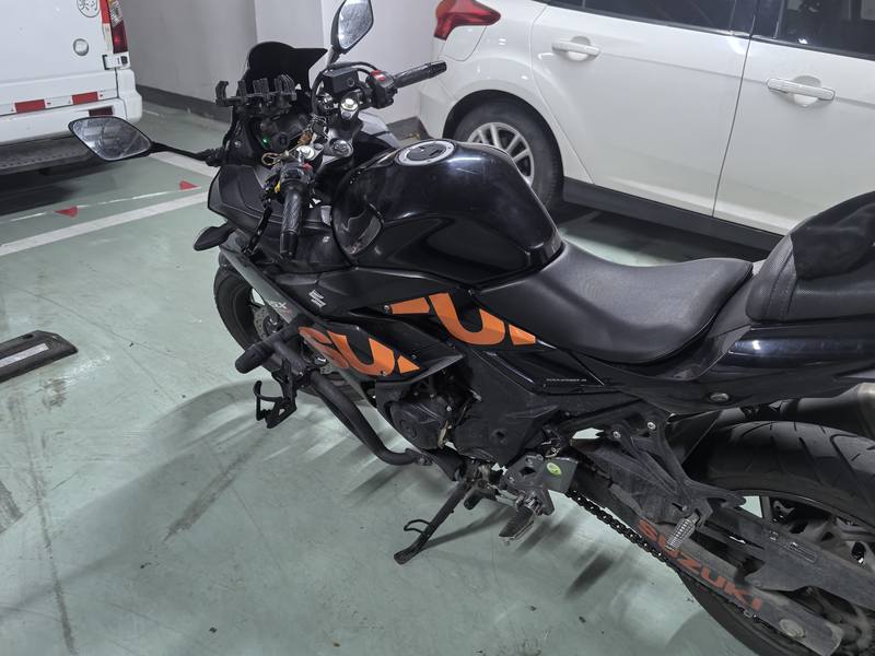 豪爵铃木 GSX250R