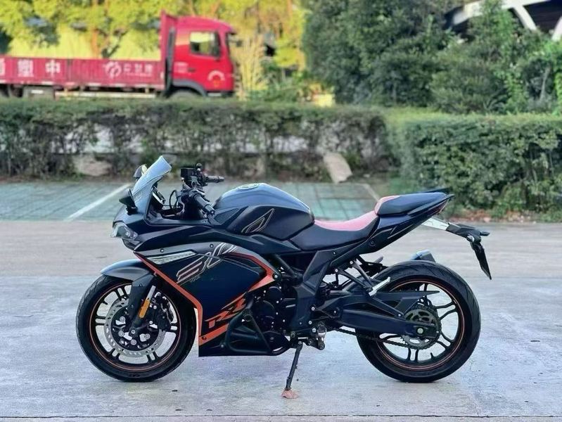 无极 300RR