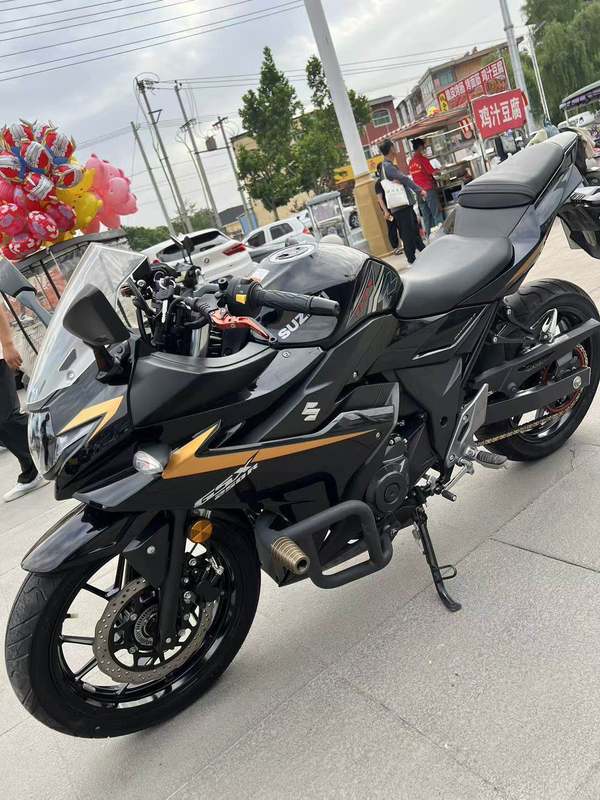 豪爵铃木 GSX250R