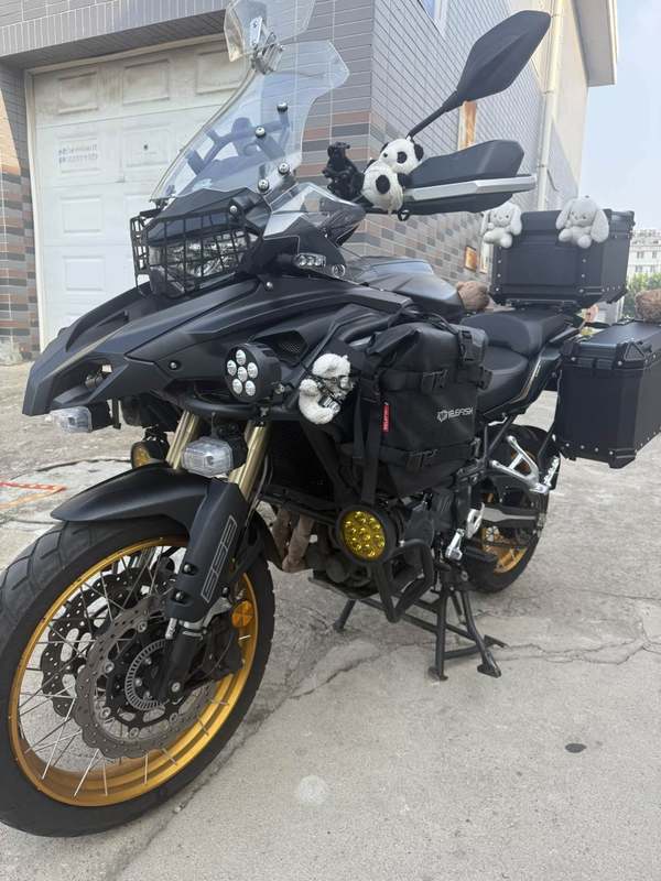 贝纳利 TRK552
