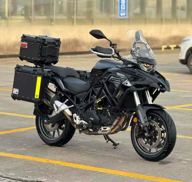 贝纳利 TRK552