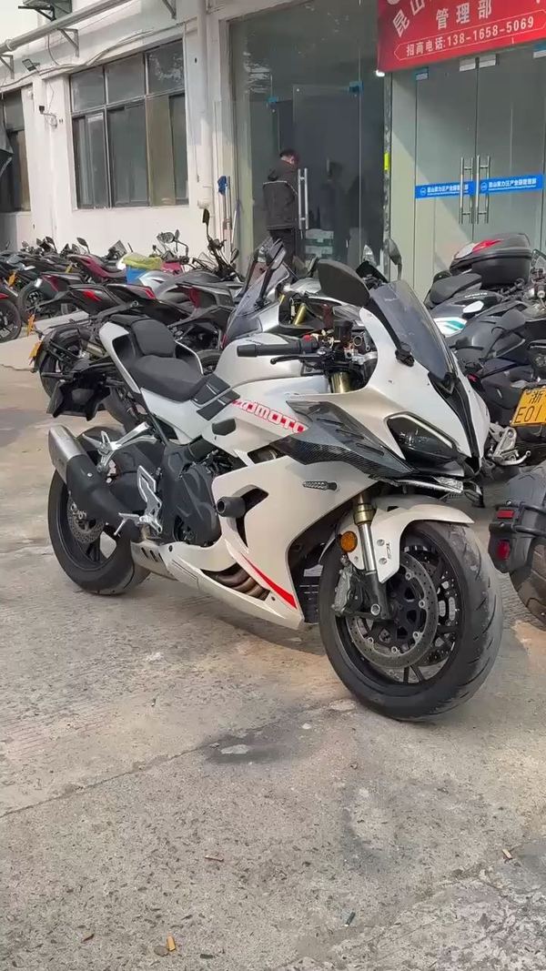 QJMOTOR 赛600