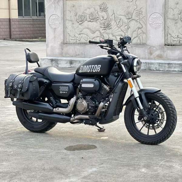 QJMOTOR 闪300S