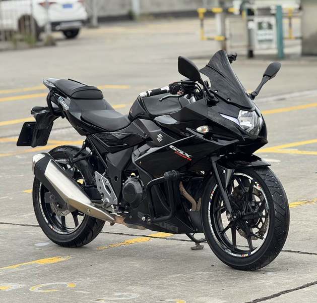 豪爵铃木 GSX250R