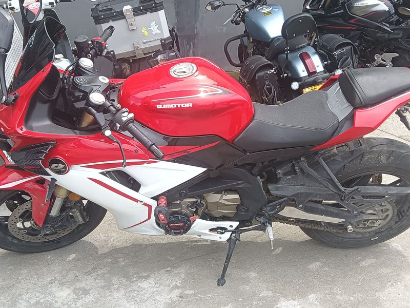QJMOTOR 赛600
