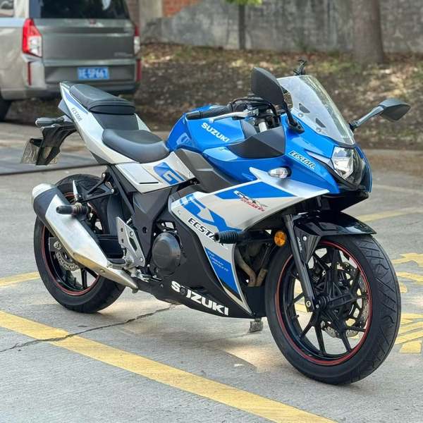 豪爵铃木 GSX250R