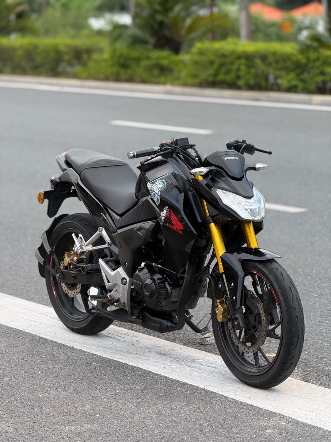 五羊本田 CB190R 暴锋眼