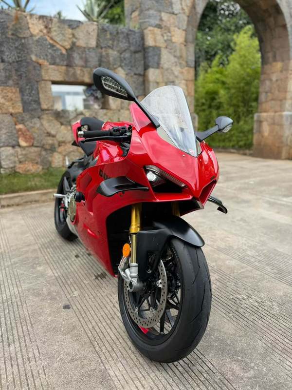 杜卡迪 Panigale V4