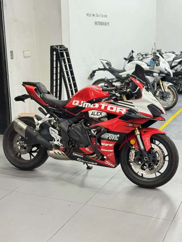QJMOTOR 赛600