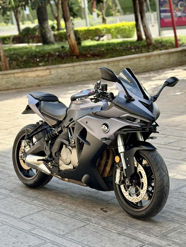 QJMOTOR 赛600