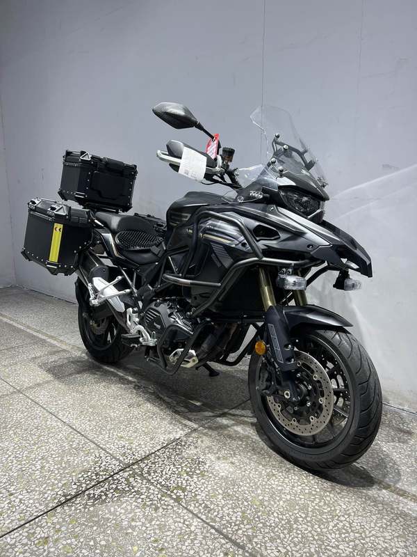 贝纳利 TRK552