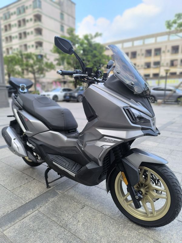 SYM三阳 Husky ADV 300