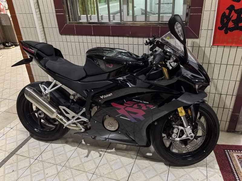 张雪机车 500RR
