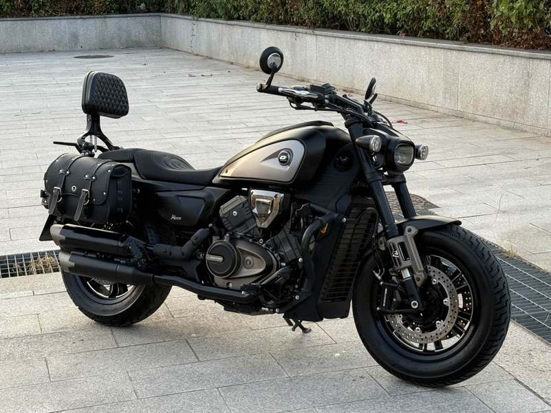 QJMOTOR 闪600