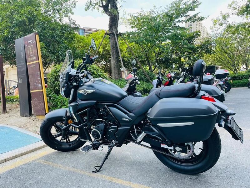 豪爵 TR300