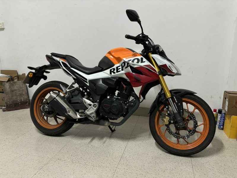 五羊本田 CB190R 暴锋眼