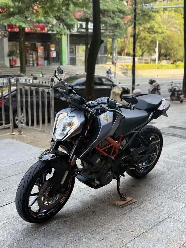 KTMR2R 250 Duke