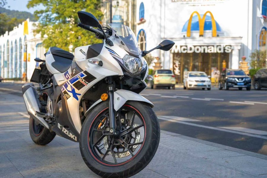豪爵铃木 GSX250R