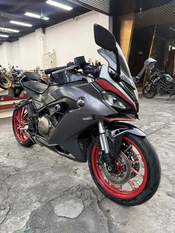 QJMOTOR 赛400