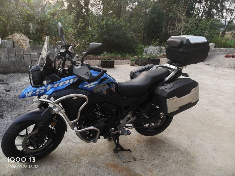 豪爵铃木 DL250