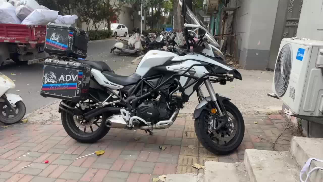 贝纳利 金鹏 TRK502
