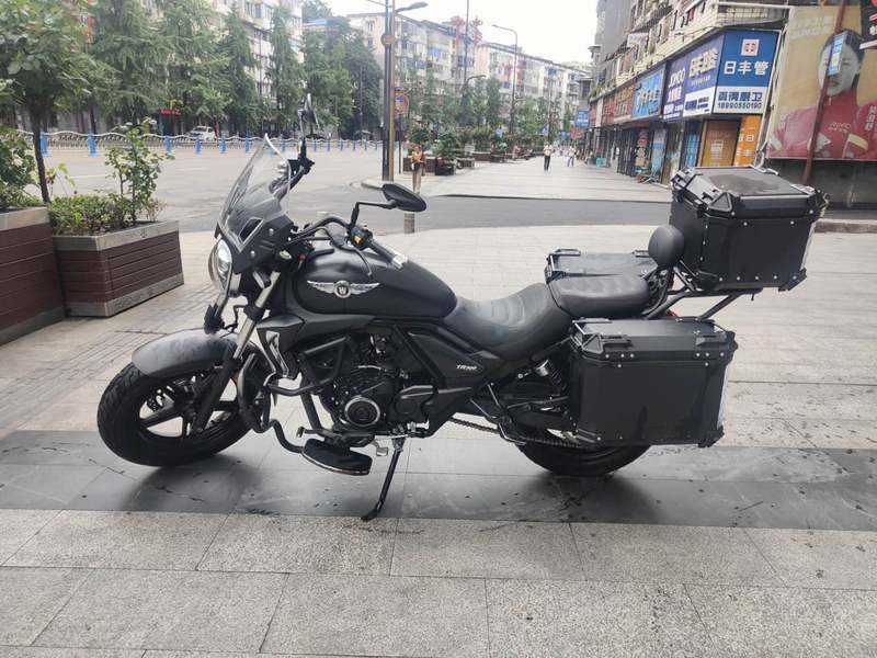 豪爵 TR300