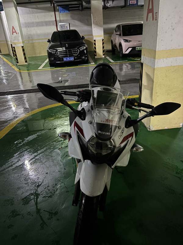 豪爵铃木 GSX250R