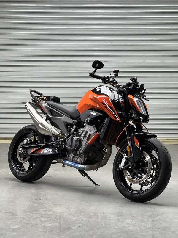 KTMR2R 790 Duke