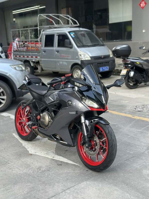 QJMOTOR 赛400