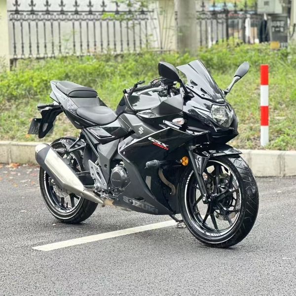 豪爵铃木 GSX250R