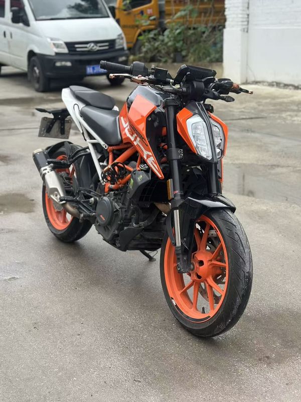 KTMR2R 390 Duke