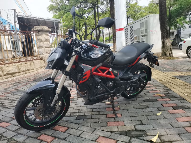 贝纳利 蓝宝龙 BN302S