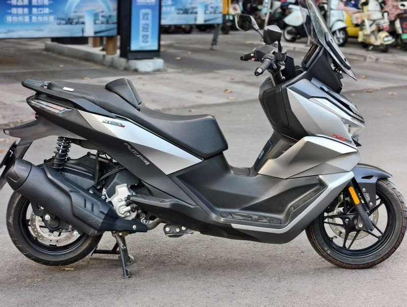 无极 SR250GT