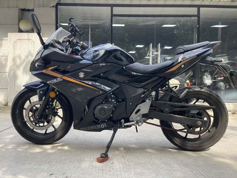豪爵铃木 GSX250R