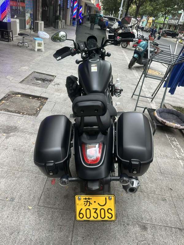 豪爵 TR300