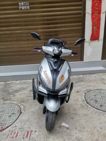 QJMOTOR 鸿125